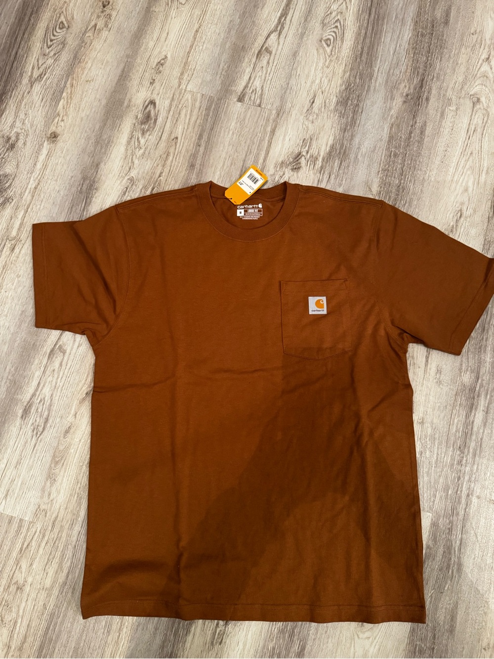 Carhartt Men’s Chest Pocket Tee in Carhartt Brown size M loose fit